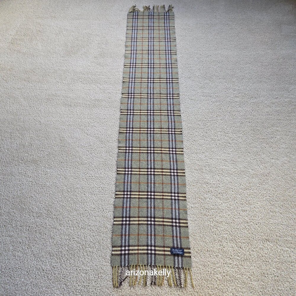 PERFECT! Vintage Burberry Wool Plaid Scarf - Picture 17 of 17